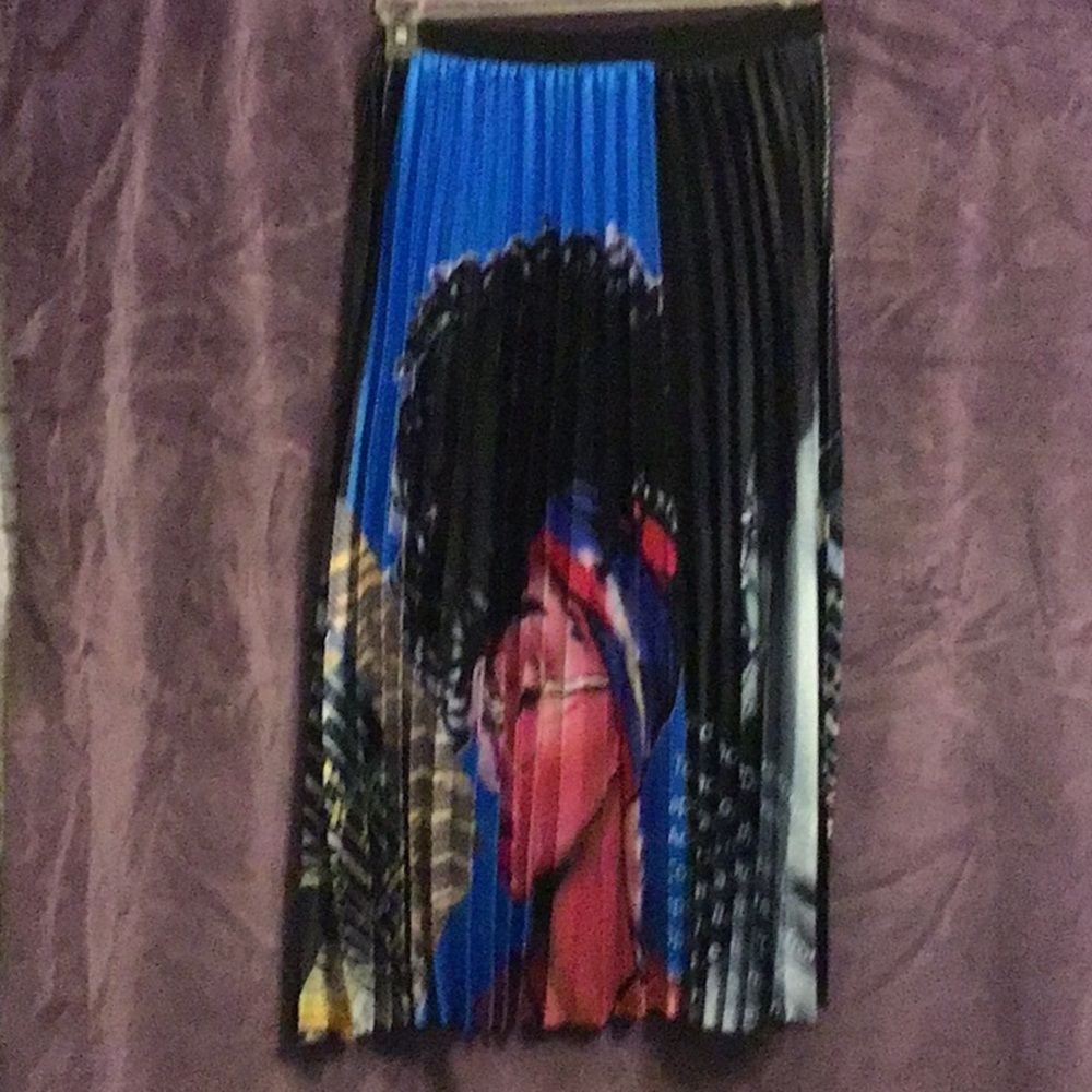 Pleated maxi skirt